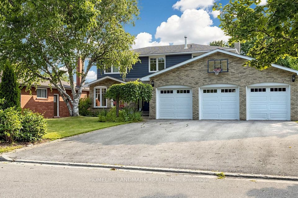 224 Valleyview Court, Oakville, ON L6L 5H8 – main photo