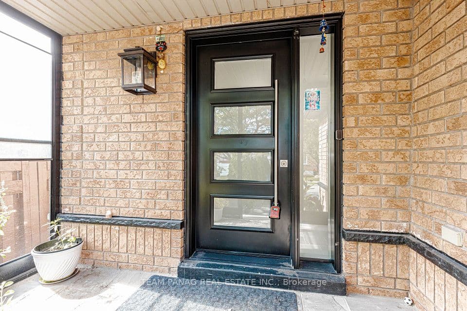 4 Martineau Road, Brampton, ON L6P 1H2 – photo 3