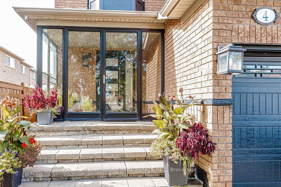 4 Martineau Road, Brampton, ON L6P 1H2 – photo 2