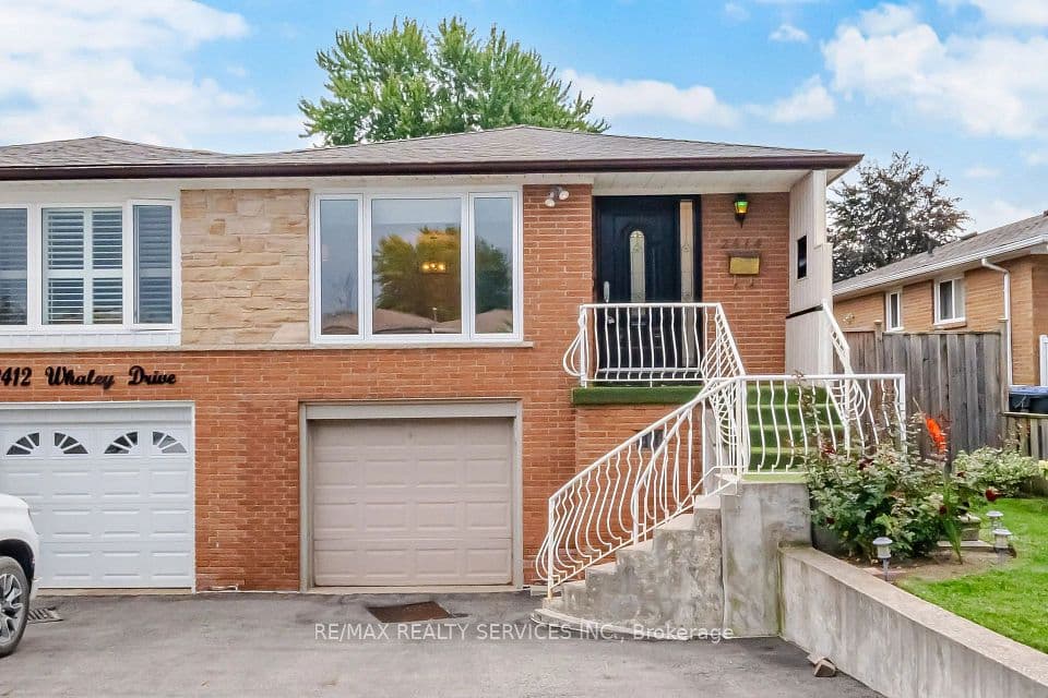 2414 Whaley Drive, Mississauga, ON L5B 2B5 – main photo