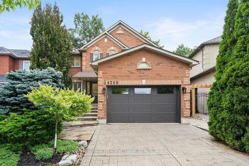 4260 Sagebrush Trail, Mississauga, ON L5C 4S2 – main photo