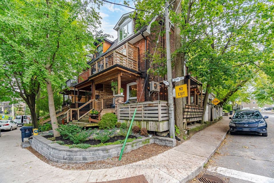 500 INDIAN Grove, Toronto, ON M6P 2H9 – photo 2