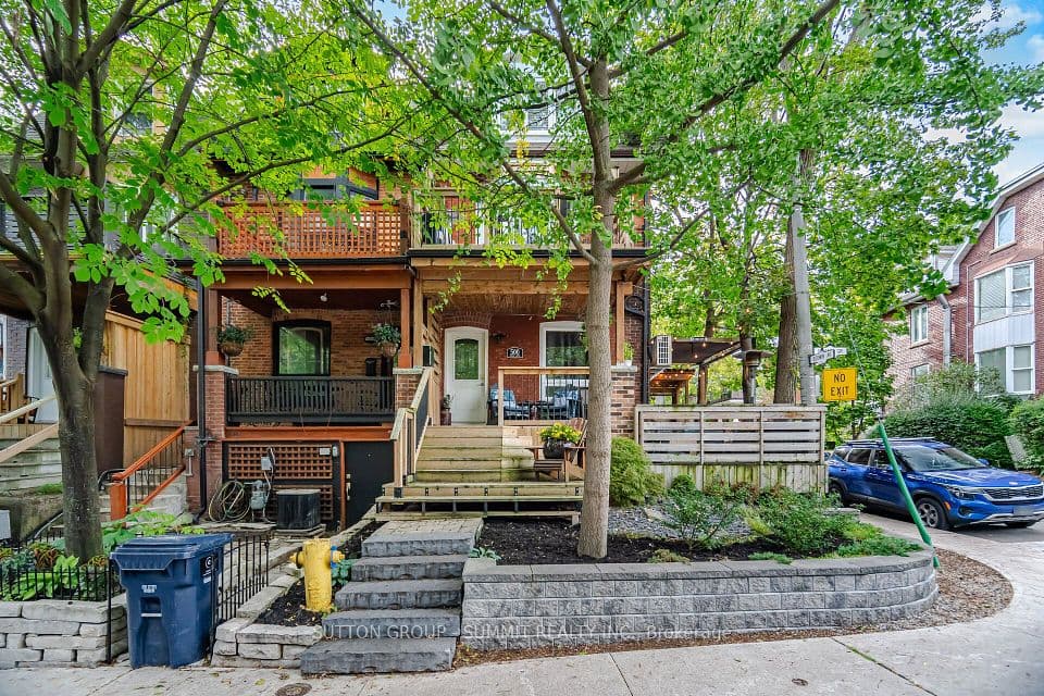 500 INDIAN Grove, Toronto, ON M6P 2H9 – main photo