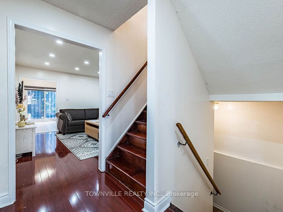 63 Ural Circle, Brampton, ON L6R 1H2 – photo 3