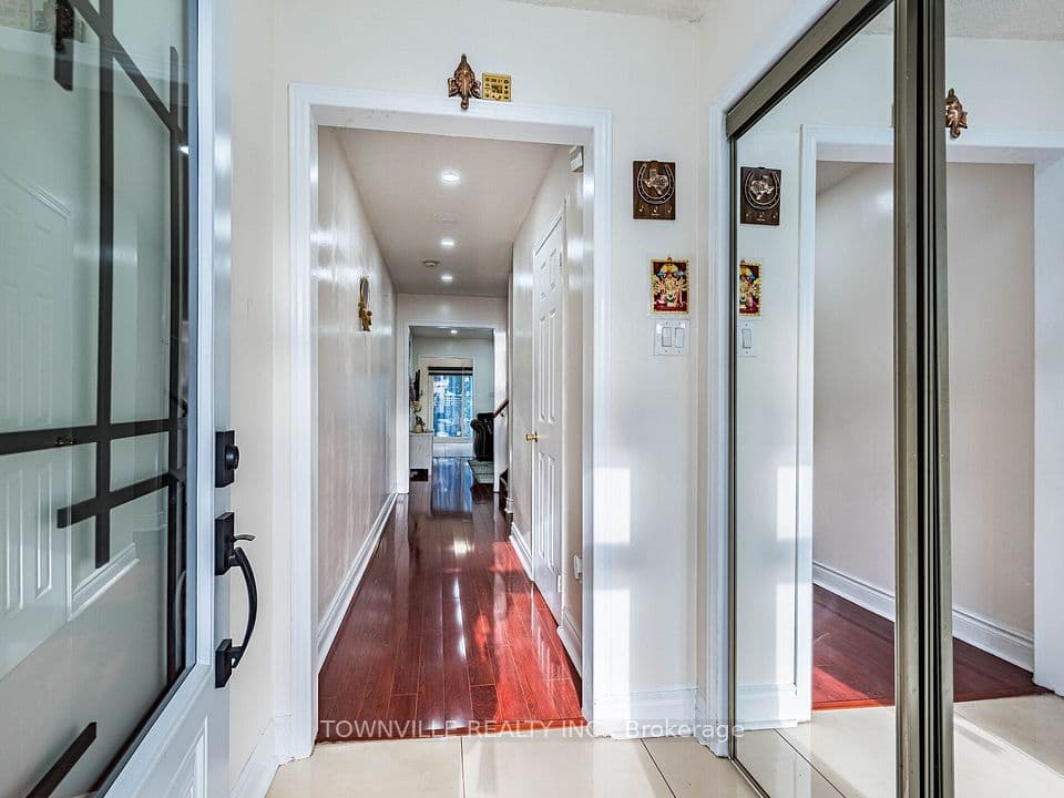 63 Ural Circle, Brampton, ON L6R 1H2 – photo 2