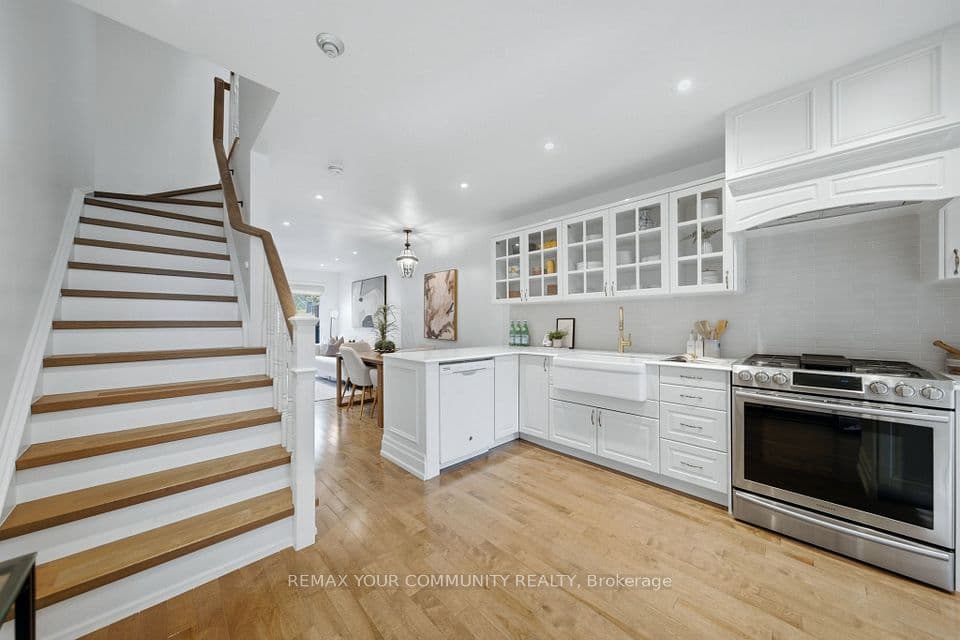 180 Manitoba Street 3, Toronto, ON M8Y 4G7 – photo 3