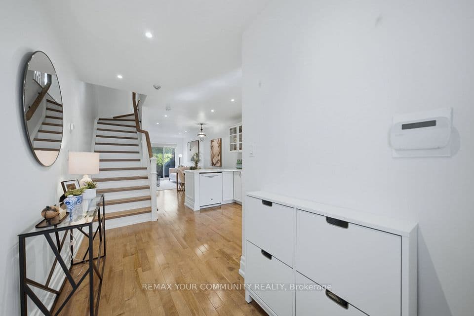 180 Manitoba Street 3, Toronto, ON M8Y 4G7 – photo 2