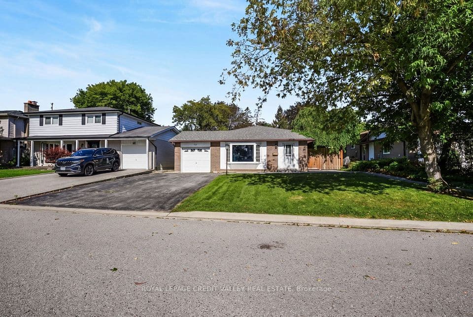 16 Lockton Crescent, Brampton, ON L6W 1C3 – photo 2