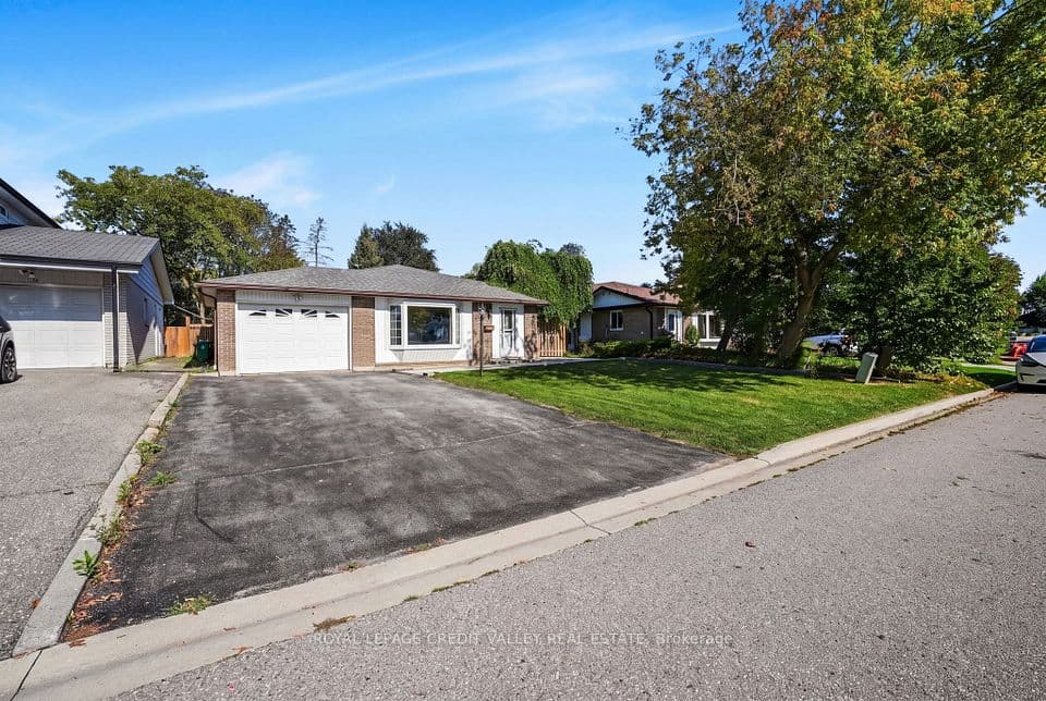 16 Lockton Crescent, Brampton, ON L6W 1C3 – photo 3