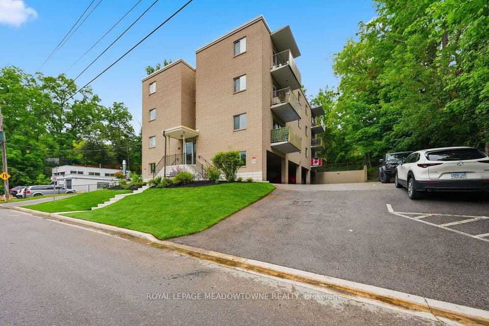 49 Park Avenue 301, Halton Hills, ON L7G 3H9 – main photo