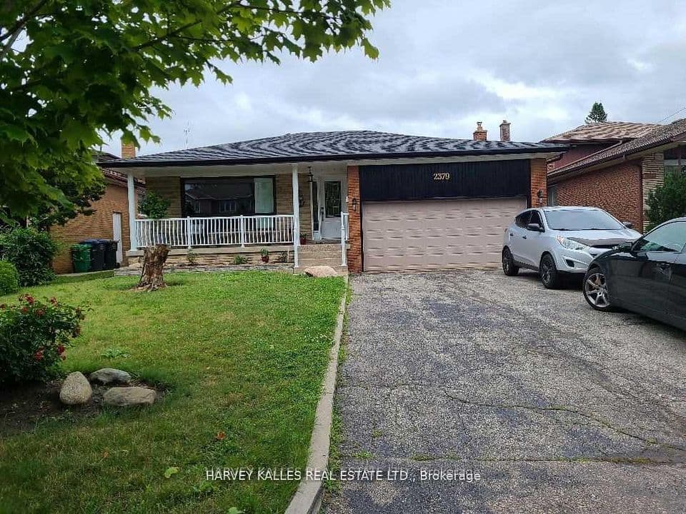 2379 Hensall Street, Mississauga, ON L5A 2T1 – main photo