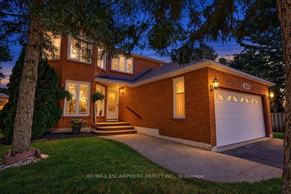 1058 Glenbrook Avenue, Oakville, ON L6H 4A3 – main photo