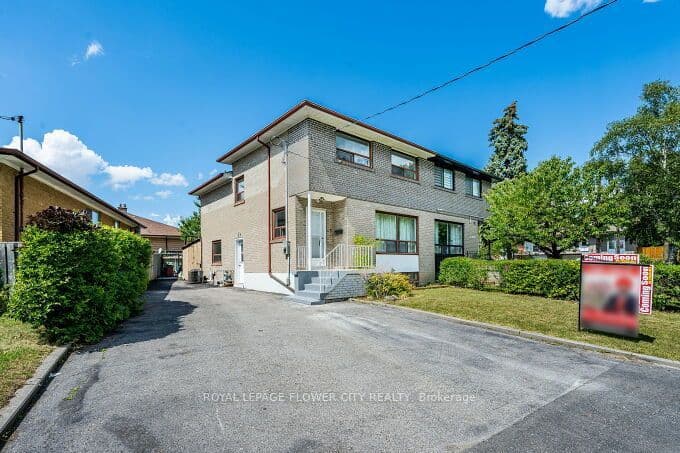 3 Clayhall Crescent, Toronto, ON M3J 1W5 – main photo