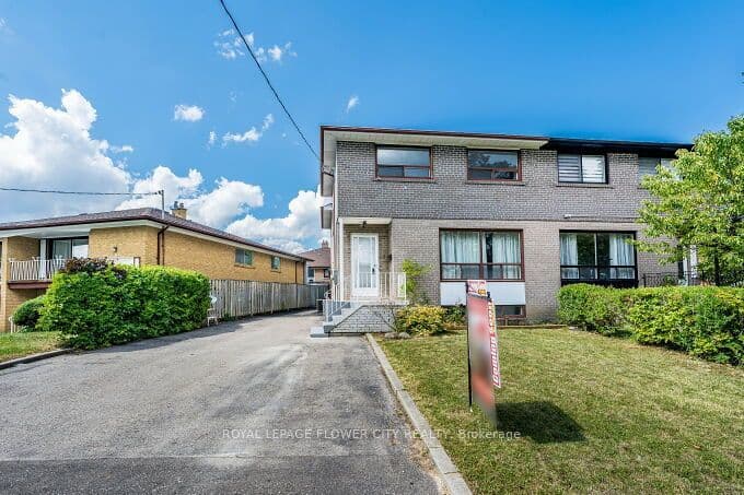 3 Clayhall Crescent, Toronto, ON M3J 1W5 – photo 3