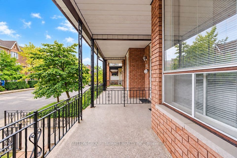 28 SYMINGTON Avenue, Toronto, ON M6P 3W1 – photo 3
