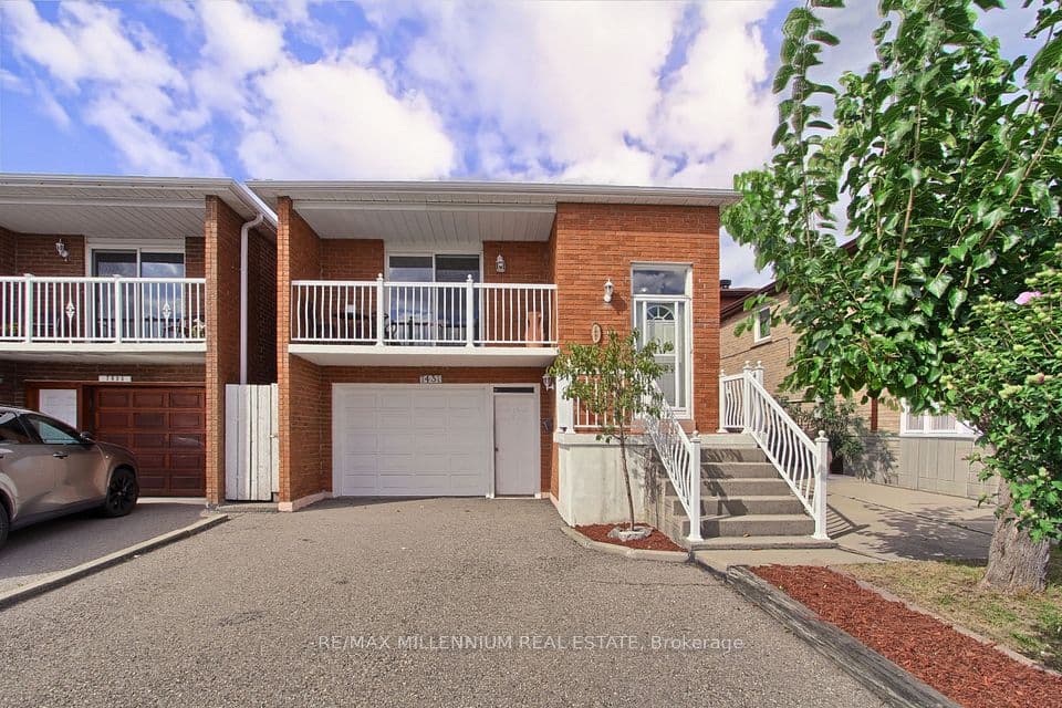 7431 Sigsbee Drive, Mississauga, ON L4T 3S5 – main photo