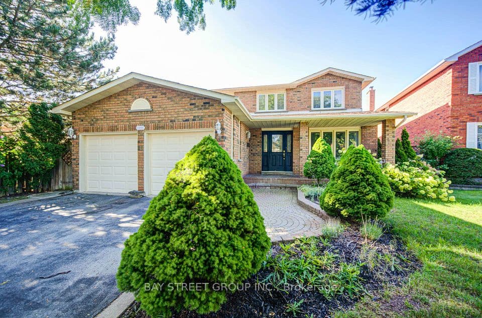 1348 Windrush Drive, Oakville, ON L6M 1W7 – main photo