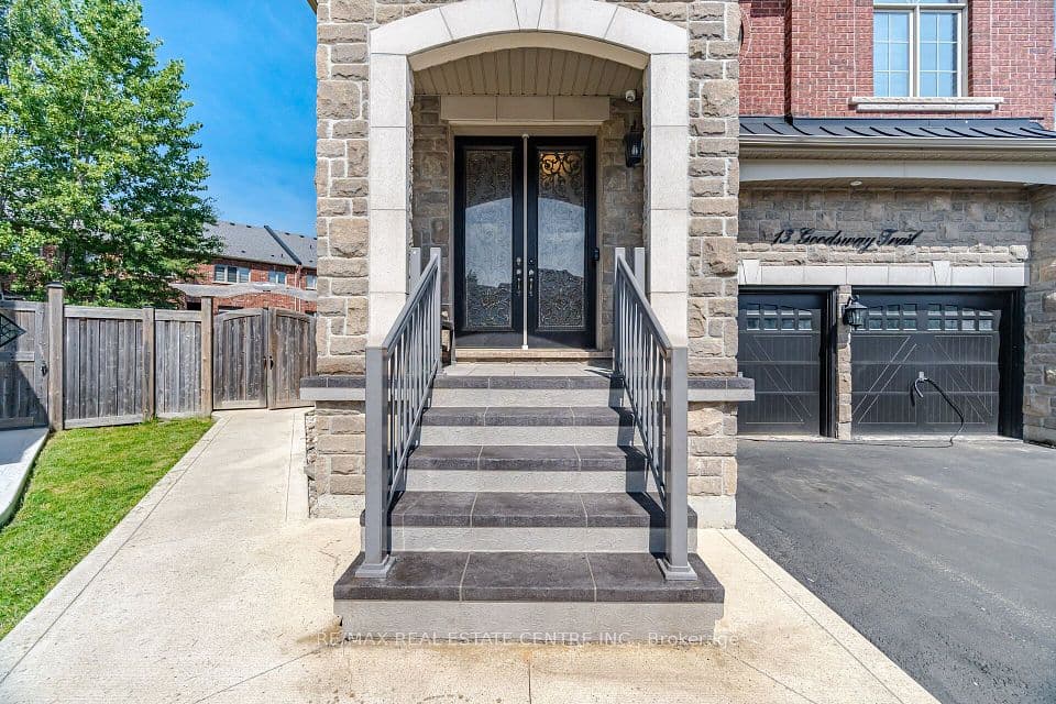 13 Goodsway Trail, Brampton, ON L7A 4A4 – photo 2