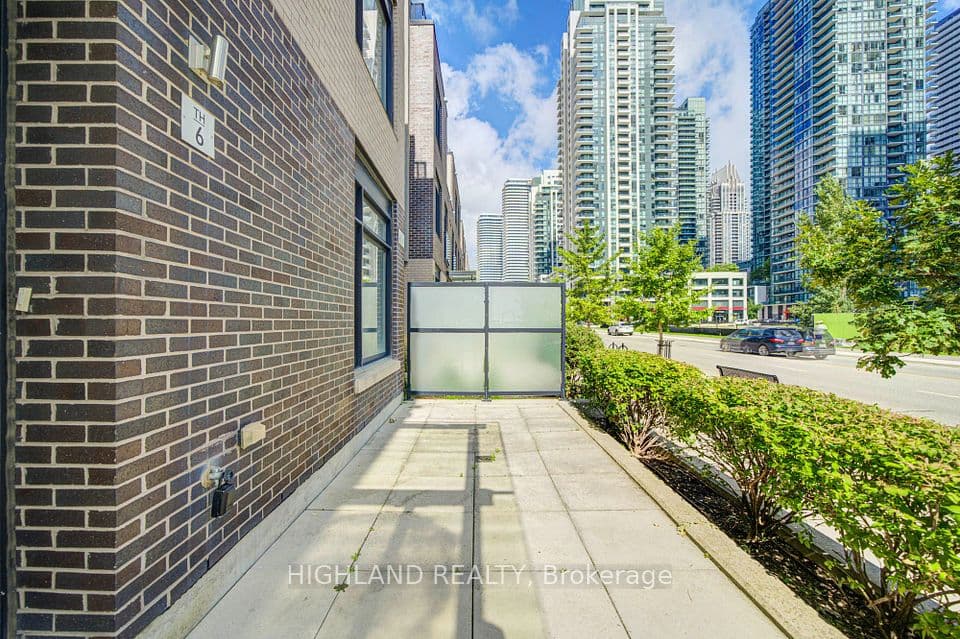 4010 Parkside Village Drive 6, Mississauga, ON L5B 0K2 – photo 2