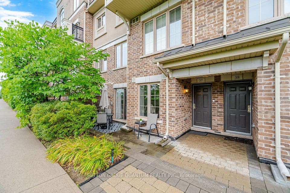 2441 Greenwich Drive 37, Oakville, ON L6M 0S3 – main photo