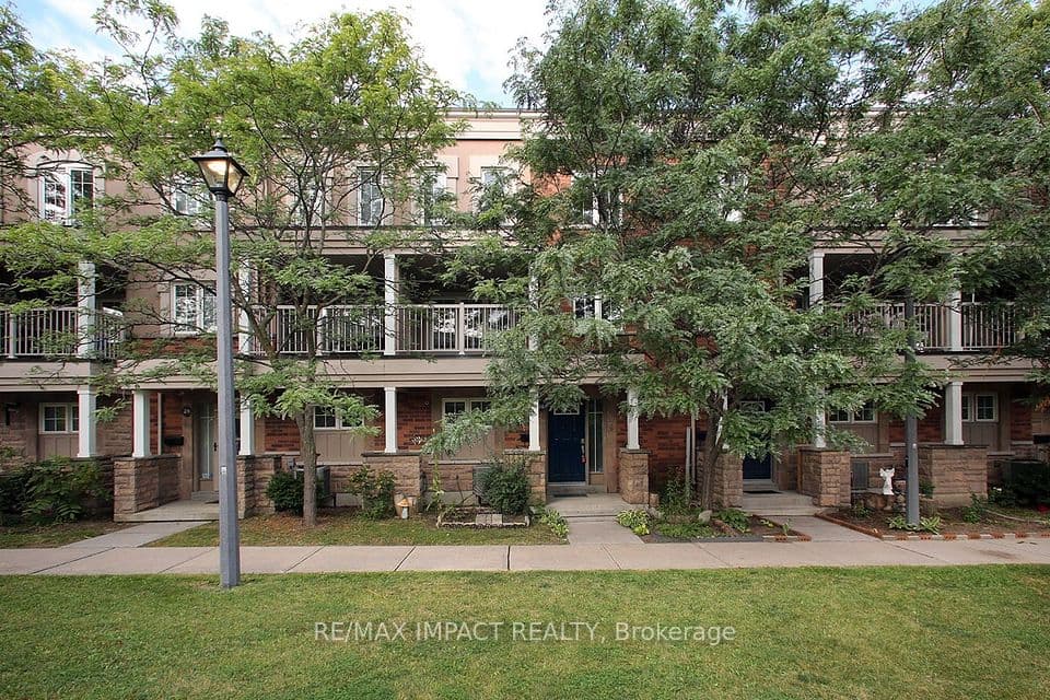 375 Cook Road 48, Toronto, ON M3J 3T6 – main photo