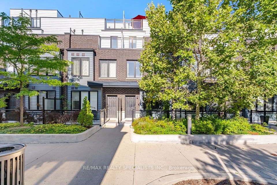 2232 Bromsgrove Road 7, Mississauga, ON L5J 0B3 – main photo