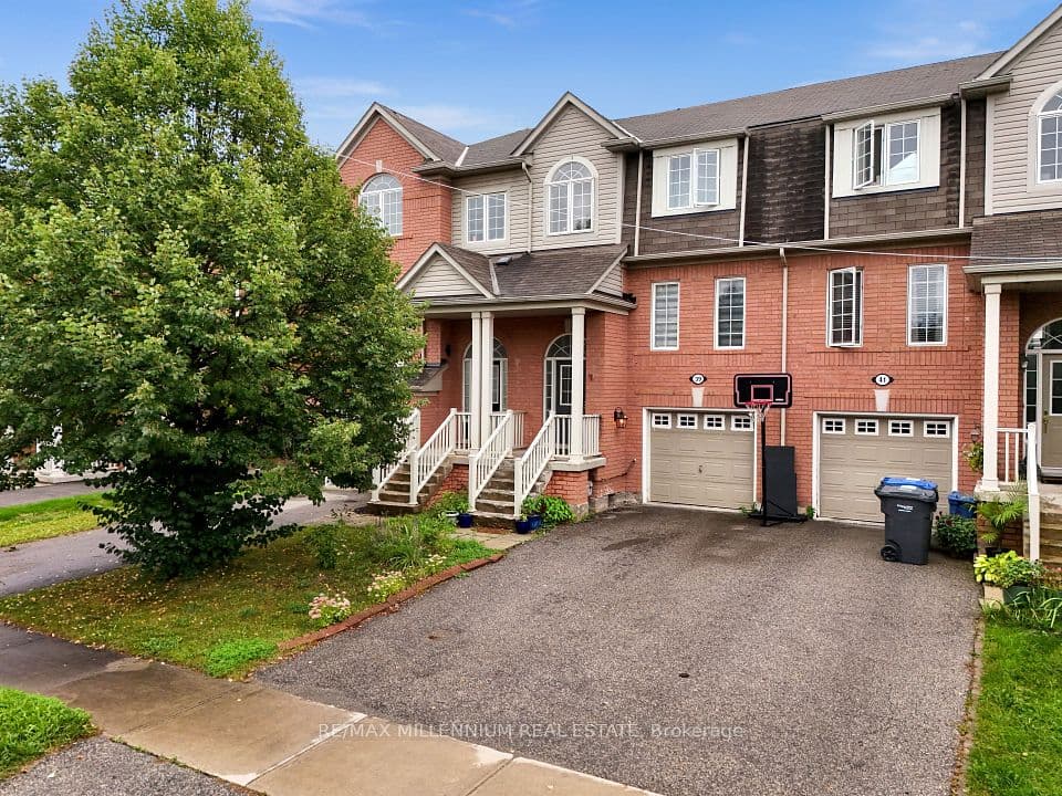 39 Decker Hollow Circle, Brampton, ON L6X 0K9 – photo 2