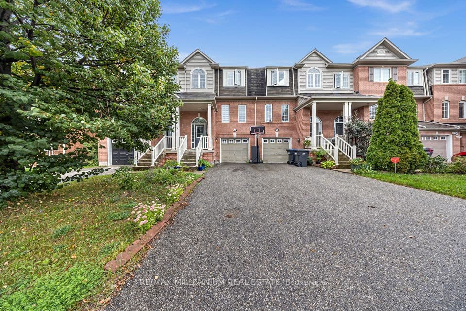39 Decker Hollow Circle, Brampton, ON L6X 0K9 – main photo