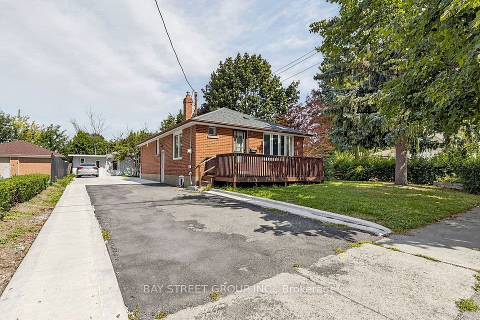 26 Sunset Boulevard, Brampton, ON L6X 1W9 – photo 2