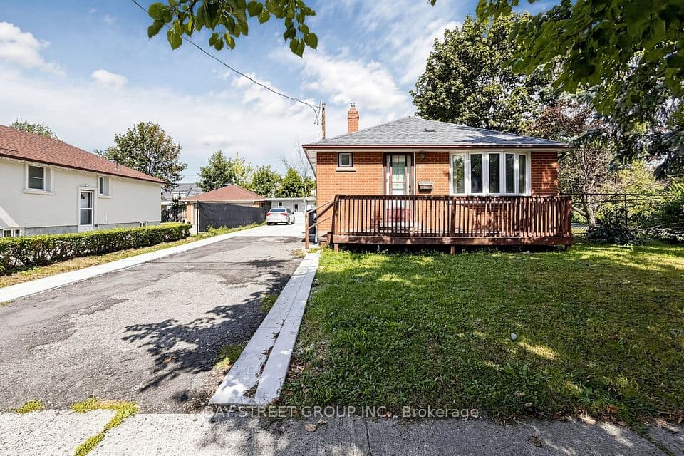 26 Sunset Boulevard, Brampton, ON L6X 1W9 – main photo