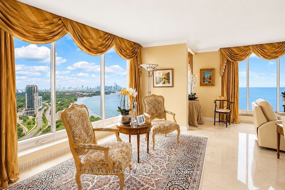 2045 Lake Shore Boulevard W 3705, Toronto, ON M8V 2Z6 – main photo