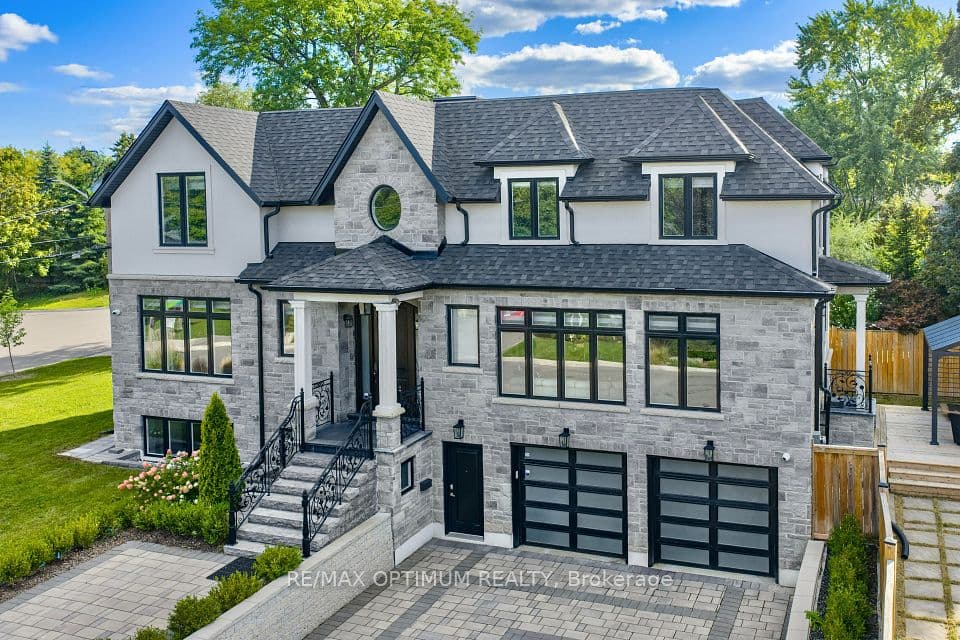26 Pioneer Drive, Mississauga, ON L5M 1G9 – photo 2