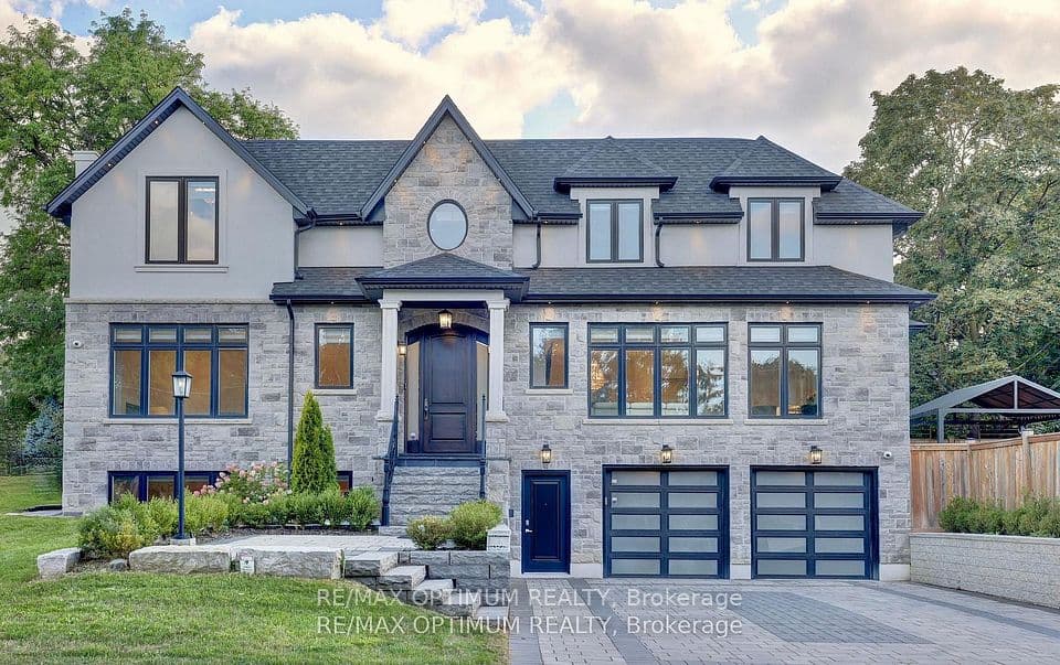 26 Pioneer Drive, Mississauga, ON L5M 1G9 – main photo