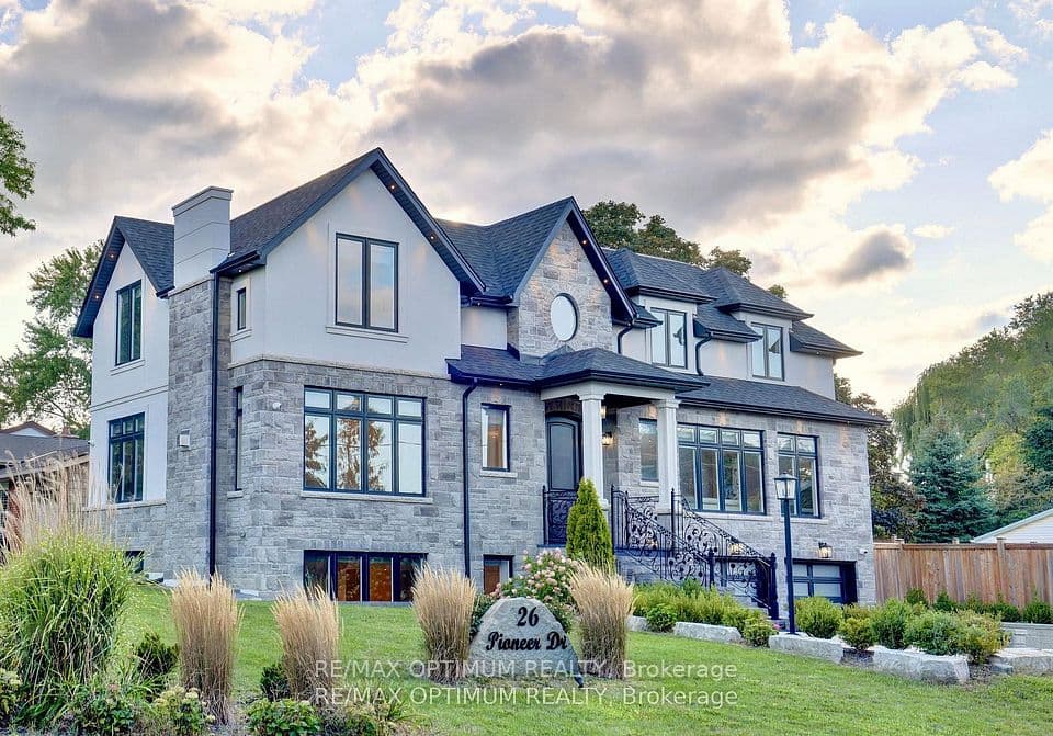 26 Pioneer Drive, Mississauga, ON L5M 1G9 – photo 3