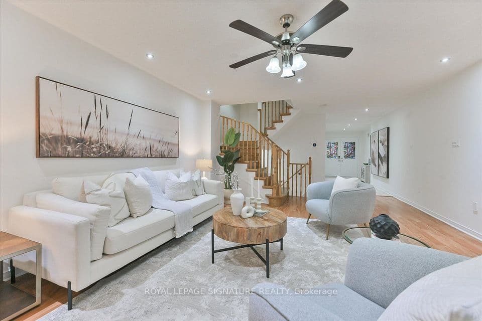 587 Candlestick Circle, Mississauga, ON L4Z 0B3 – photo 3