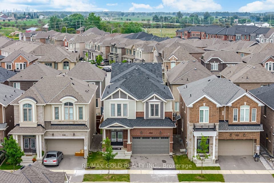 526 Kennedy Circle W, Milton, ON L9E 1P9 – photo 2