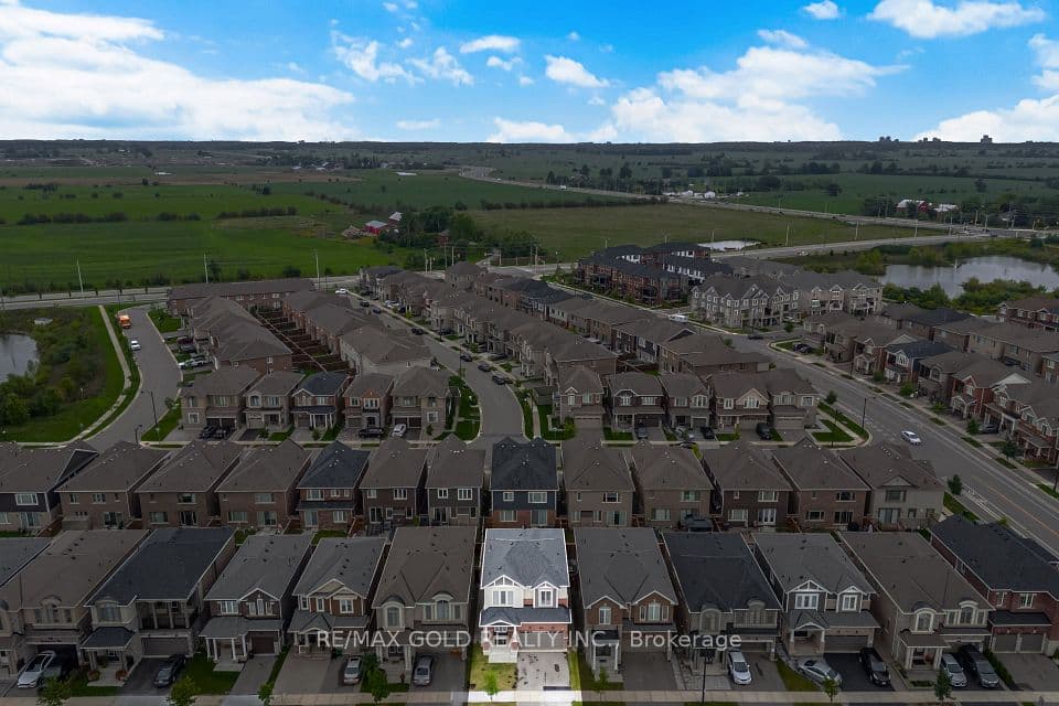526 Kennedy Circle W, Milton, ON L9E 1P9 – photo 3