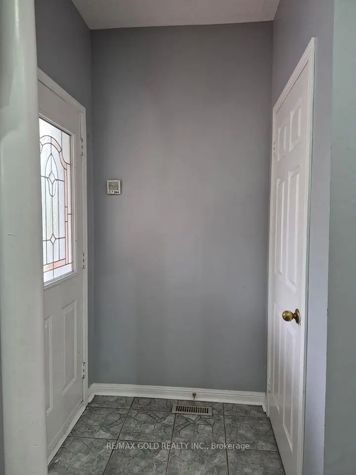22 Blue Whale Boulevard, Brampton, ON L6R 2M2 – photo 2
