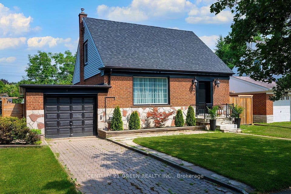32 Castlebar Road, Toronto, ON M8Z 2J5 – main photo