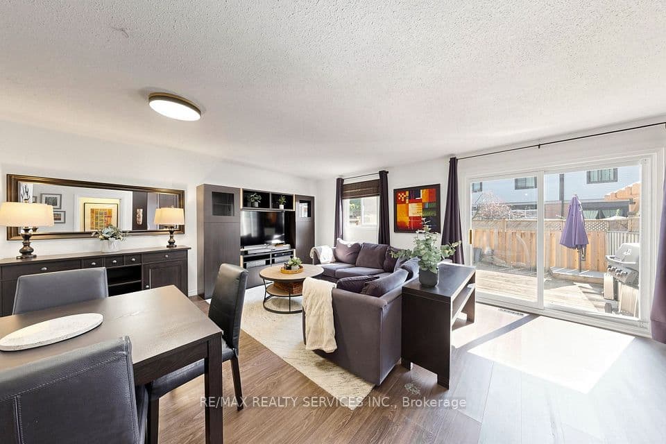 93 Hansen Road N 57, Brampton, ON L6V 3C8 – main photo