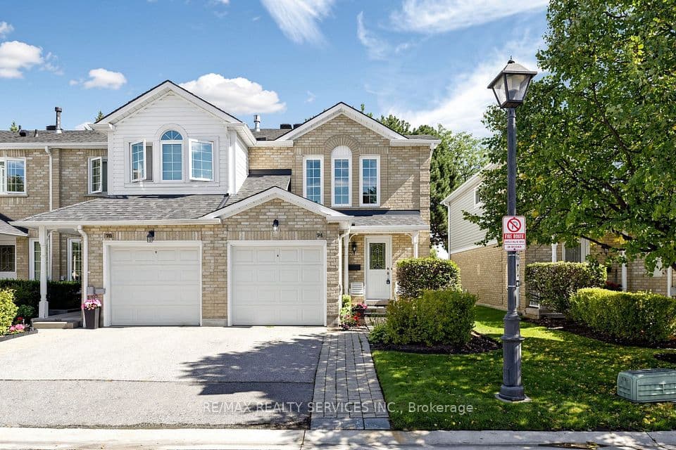 74 Heathcliffe Square, Brampton, ON L6S 5R4 – main photo