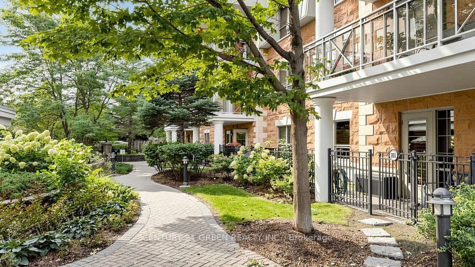 830 Scollard Court 311, Mississauga, ON L5V 0A2 – photo 3