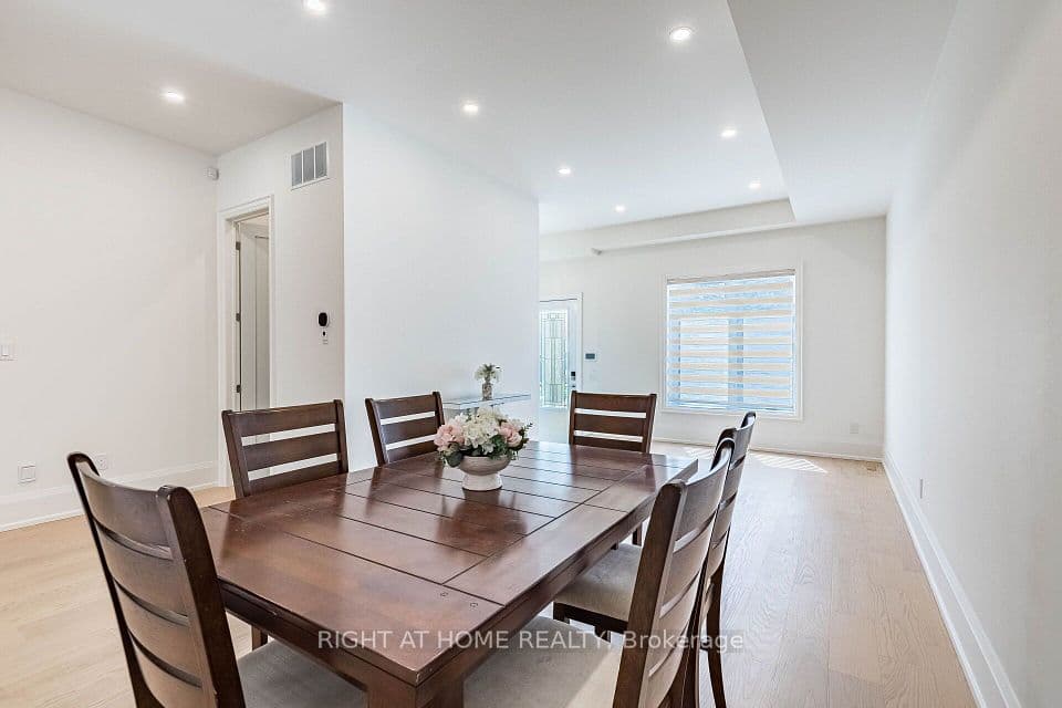 12 Thames Avenue, Toronto, ON M8W 2N6 – photo 3