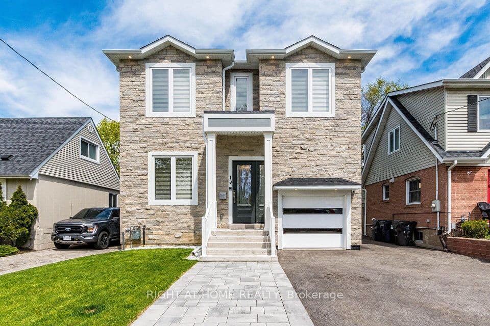 12 Thames Avenue, Toronto, ON M8W 2N6 – main photo