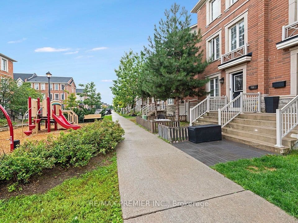 48 Odoardo Di Santo Circle, Toronto, ON M3L 0E7 – photo 2