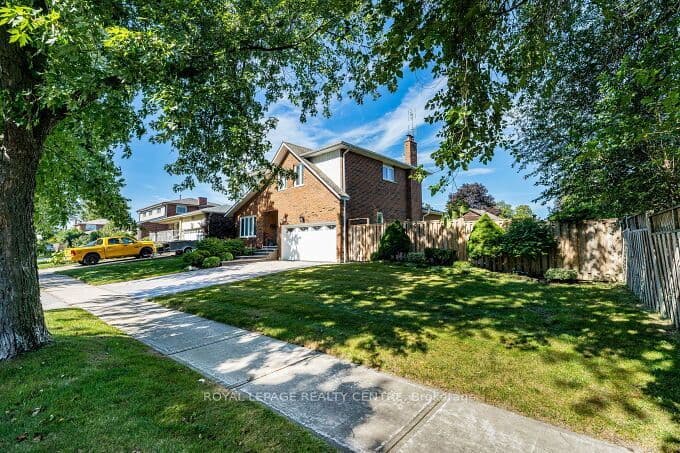 671 Louis Drive, Mississauga, ON L5B 2V4 – main photo