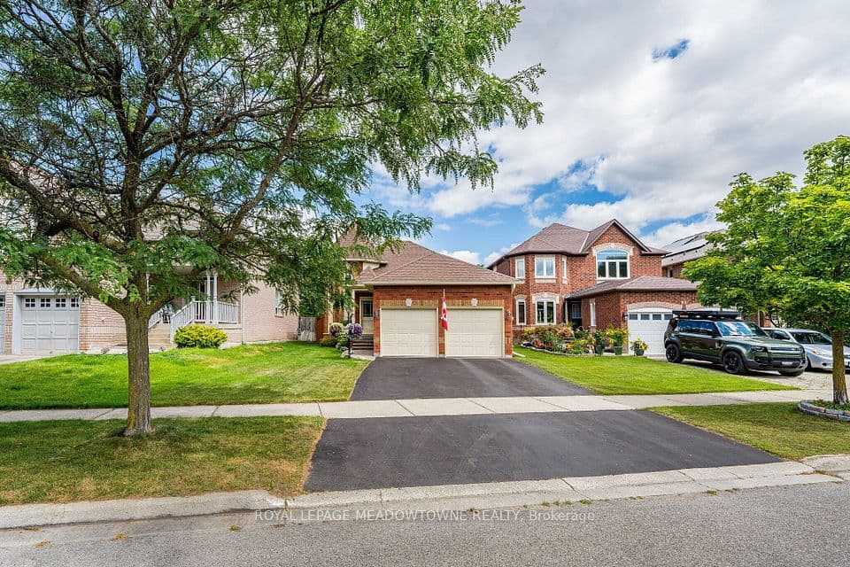 89 E Standish Street, Halton Hills, ON L7G 5W3 – photo 2