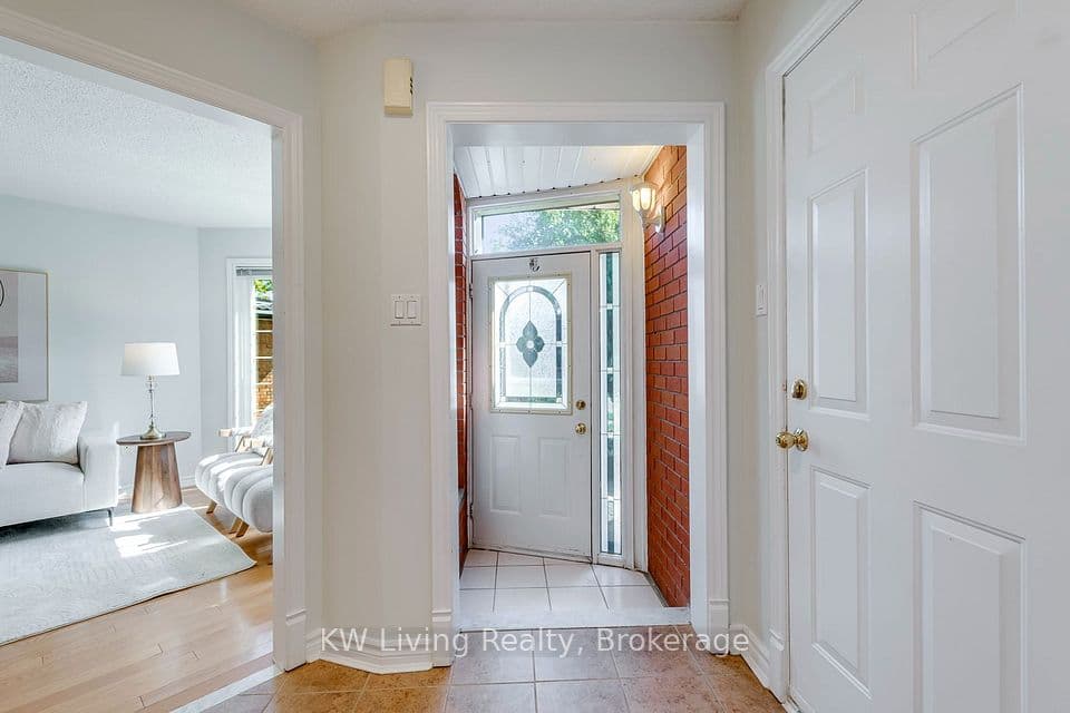 531 Avonwick Avenue, Mississauga, ON L5R 3M9 – photo 3
