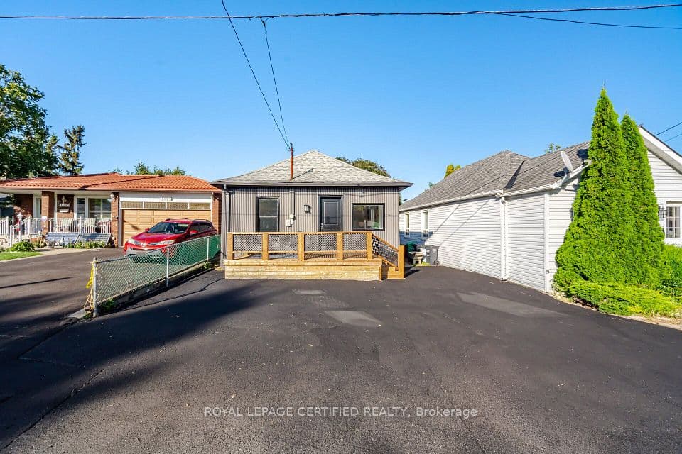1019 Ogden Avenue, Mississauga, ON L5E 2G4 – photo 2