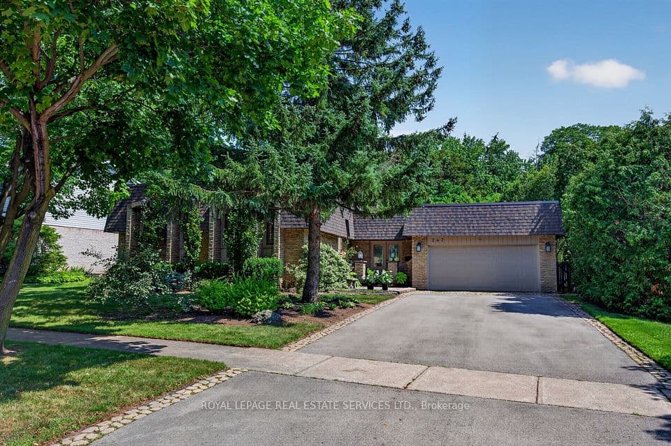 247 Spring Garden Road, Oakville, ON L6L 5H5 – main photo